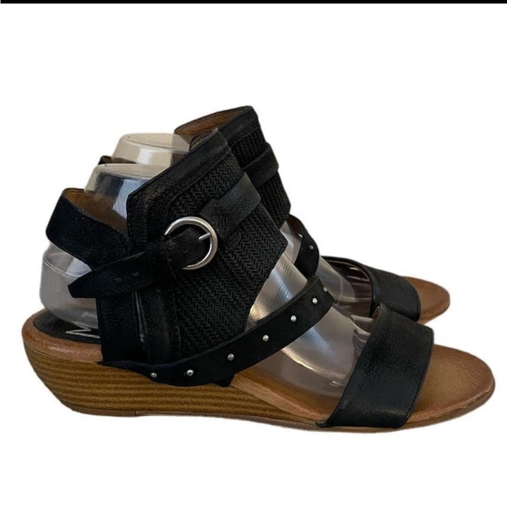 Size 10 Miz Mooz Farley sandals for women